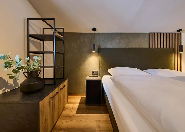 Mila * ザールバッハ・ヒンターグレム