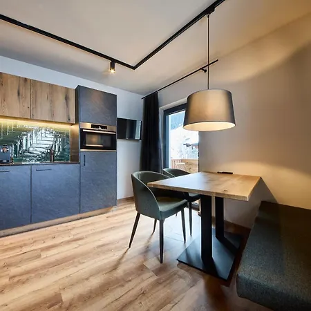 Mila Saalbach-Hinterglemm